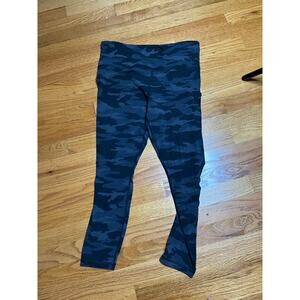 Athleta Elation Camo 7/8‎ Tight L Key pocket 78% nylon 22% lycra gray black